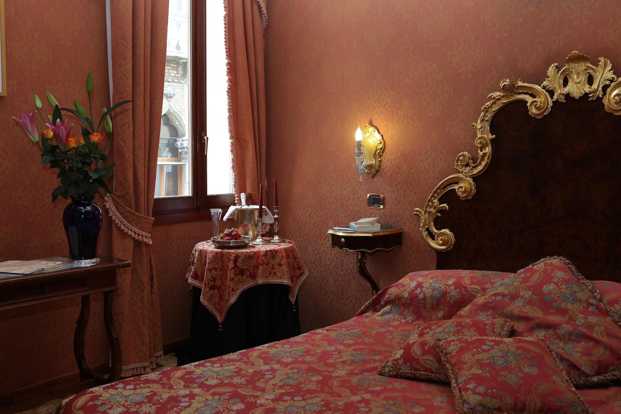 ホテル アテネオ ヴェネツィア エクステリア 写真